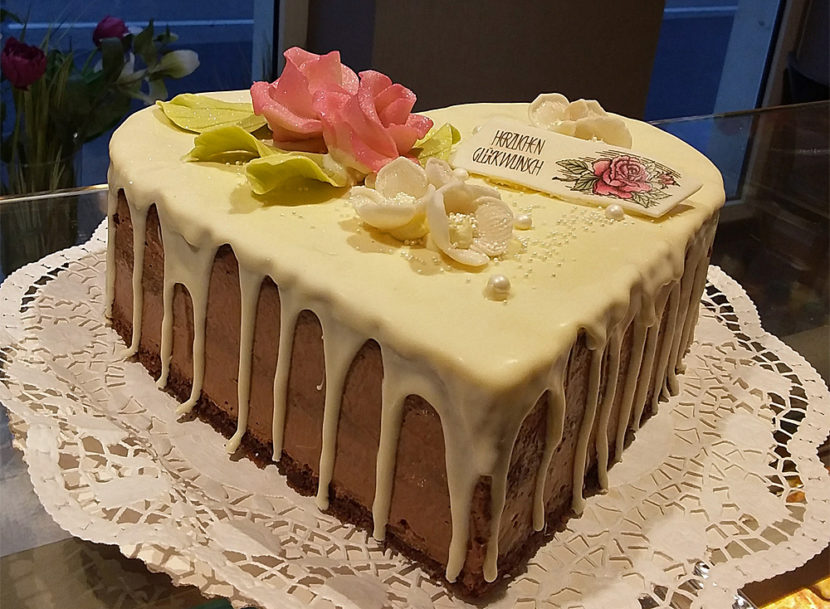 Bäckerei & Konditorei Krahl Inh. Cornelia Marten Drip Cake » Bäckerei & Konditorei Krahl
