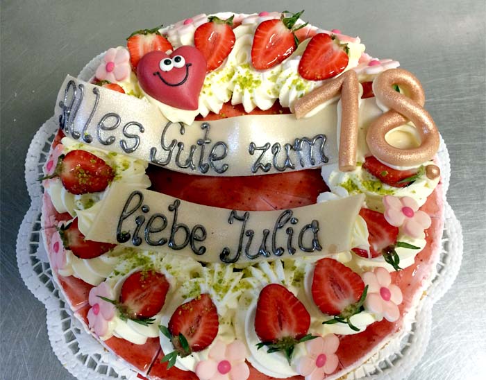 Geburtstagstorte mit Erdbeeren zum 18.